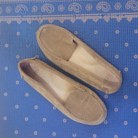 UGG slippers - Picture 3 of 4
